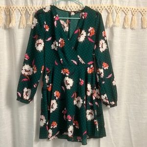 Express Long sleeve Green dress with floral print XS